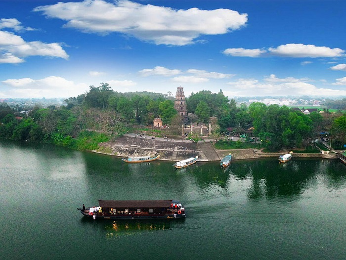 Chùa Thiên Mụ - đệ nhất Cổ Tự xứ Huế bên bờ sông Hương