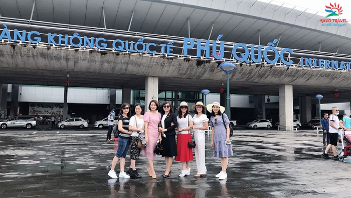 Du khách trong tour du lịch Phú Quốc do Công ty Du lịch Khát Vọng Việt - Kavo Travel tổ chức