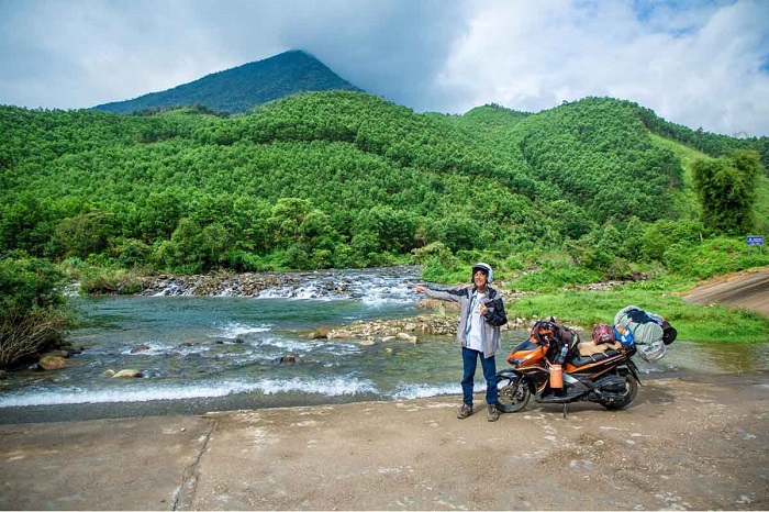 Nếu đam mê phượt, bạn có thể di chuyển bằng xe máy đến Bình Liêu