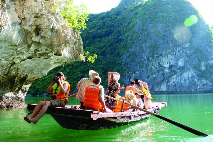 Giá vé tham quan Vịnh Hạ Long theo tuyến