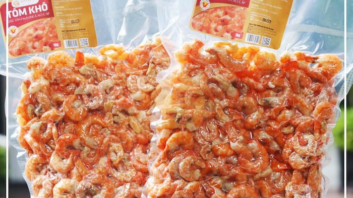 Tôm khô tại Đặc sản Bá Kiến được làm từ những con tôm tươi ở Quảng Ninh