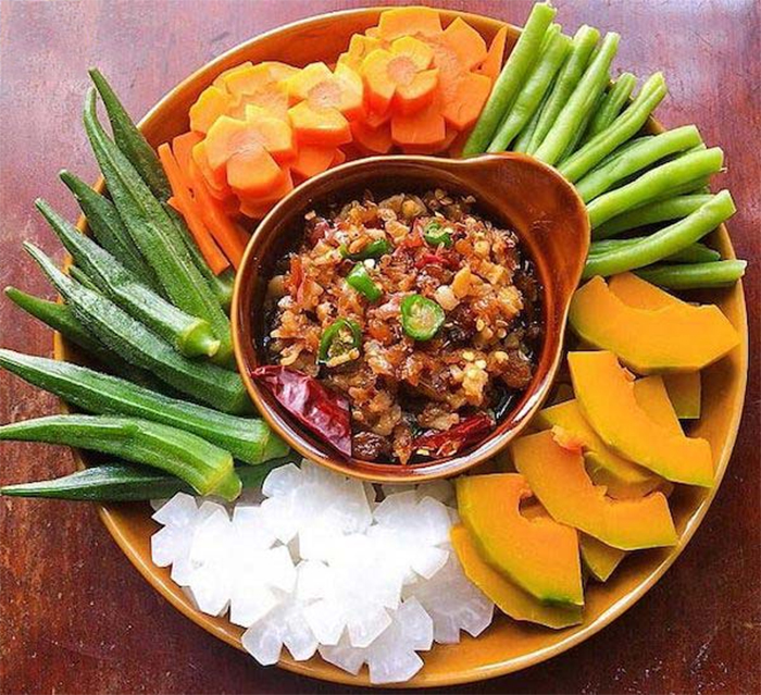 Tôm khô kho quẹt chấm rau củ luộc