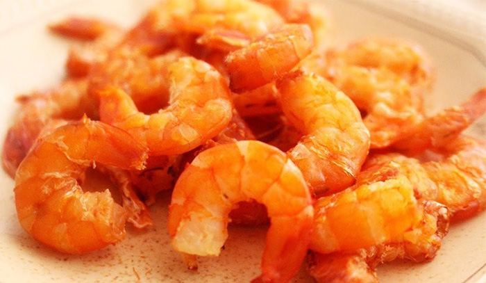 Tôm khô tươi ngon, giàu protein và canxi, giúp bữa ăn thêm dinh dưỡng cho cả gia đình.