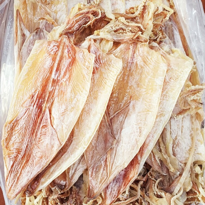 Mực khô loại 1 là loại mực có chất lượng cao nhất, được tuyển chọn kỹ trước khi phơi